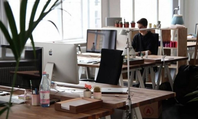 Αναλυτικά οι μισθοί των υπαλλήλων του Facebook: Φτάνουν έως και 360.000 δολάρια ετησίως