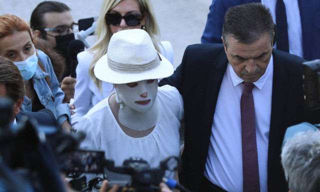 Επίθεση με βιτριόλι: Απούσα η δράστις - «Θα εκπροσωπηθώ από τους δικηγόρους μου»