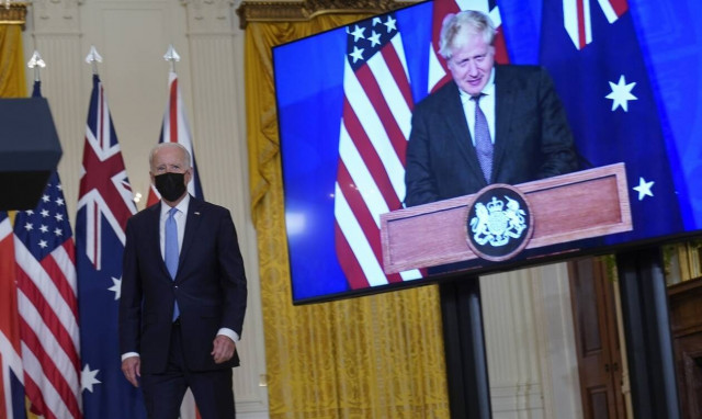 Mπάιντεν και Τζόνσον σε τηλεδιάσκεψη