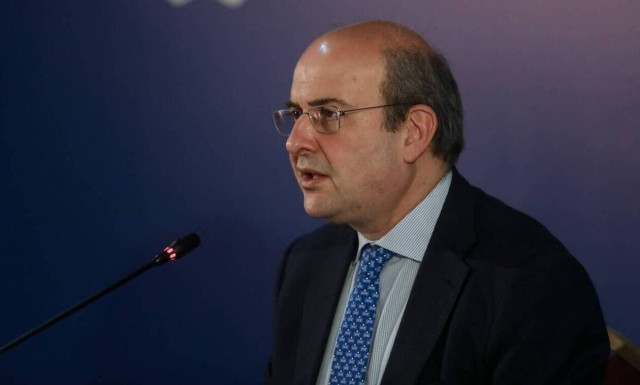 Χατζηδάκης: Από Ιανουάριο σε λειτουργία το «πρώτο ένσημο» - Ρήτρα διατήρησης θέσεων εργασίας