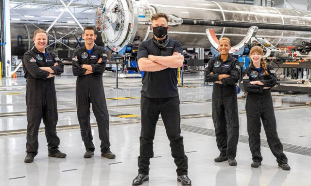 SpaceX: Γράφει ιστορία ο Ελον Μασκ – Τι έκαναν 3 ημέρες στο διάστημα οι πρώτοι τουρίστες;