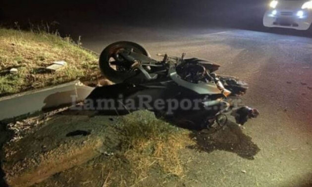 Αιδηψός: Ασυνείδητος χτύπησε μηχανή και την εγκατέλειψε - Σε σοβαρή κατάσταση δυο άτομα