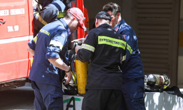 Φωτιά ΤΩΡΑ: Φλέγεται σπίτι στα Πατήσια