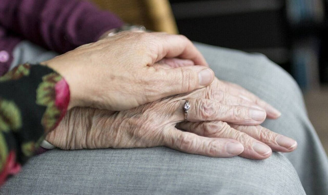 Πάτρα: Άρπαξαν από ηλικιωμένη συγγενή τους με άνοια 330.000 ευρώ