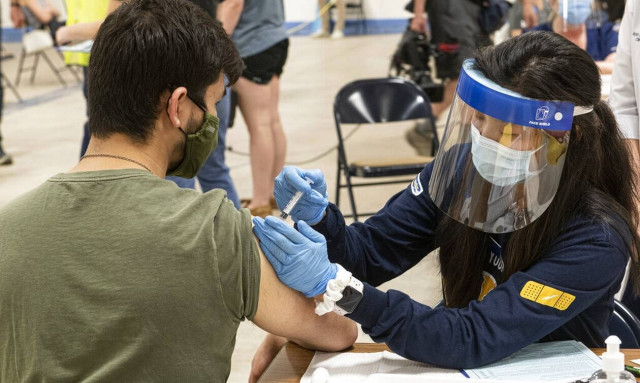 Έρευνα για τον κορονοϊό: 1 στους 3 Αμερικανούς που νόσησε υπέφερε από long covid