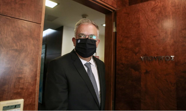 Τάκης Θεοδωρικάκος: Επίσκεψη στα αστυνομικά τμήματα Αγίου Δημητρίου και Δάφνης