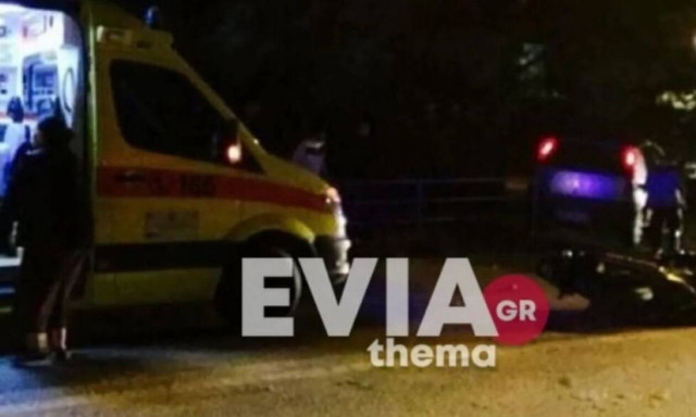 Τροχαίο με εγκατάλειψη στα Λουτρά Αιδηψού: Αγροτικό παρέσυρε μηχανάκι - Δύο τραυματίες