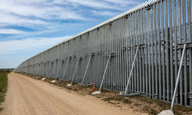 Τουρκία: Η Ελλάδα φτιάχνει το τείχος στον Έβρο για να προστατευθεί από τα τουρκικά τανκς