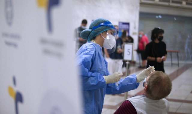 Βασιλακόπουλος: Θα ζήσουμε δύσκολες στιγμές τα Χριστούγεννα - Τι είπε για τους εμβολιασμούς