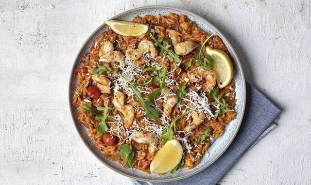 Γιουβέτσι με γαρίδες από τον Άκη Πετρετζίκη