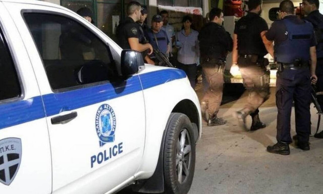 Ηλιούπολη: Εμπρηστική επίθεση έξω από πολυκατοικία τα ξημερώματα