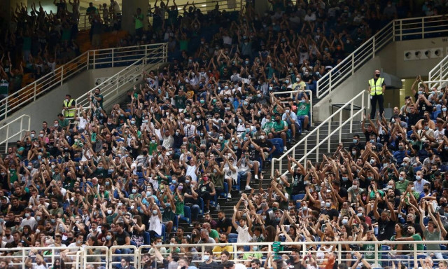 Θερμή υποδοχή των φιλάθλων στο ΟΑΚΑ από Παναθηναϊκό ΟΠΑΠ και Πάμε Στοίχημα – Δείτε το βίντεο έκπληξη