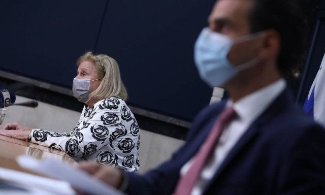 LIVE η ενημέρωση του υπουργείου Υγείας για την τρίτη δόση του εμβολίου