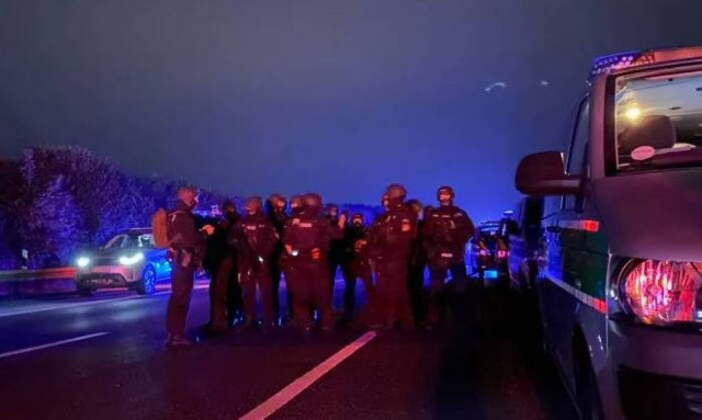 Γερμανία: Συνελήφθη ο δράστης που κρατούσε ομήρους σε λεωφορείο