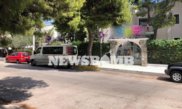 Βάρκιζα: Ελεύθεροι οι συλληφθέντες που ξέχασαν δίχρονο κοριτσάκι μέσα σε σχολικό