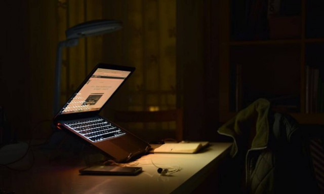 Ρόδος: Έφτιαχνε ψεύτικα προφίλ για να παρενοχλεί τρεις αδερφές - Τις έβριζε και τις απειλούσε