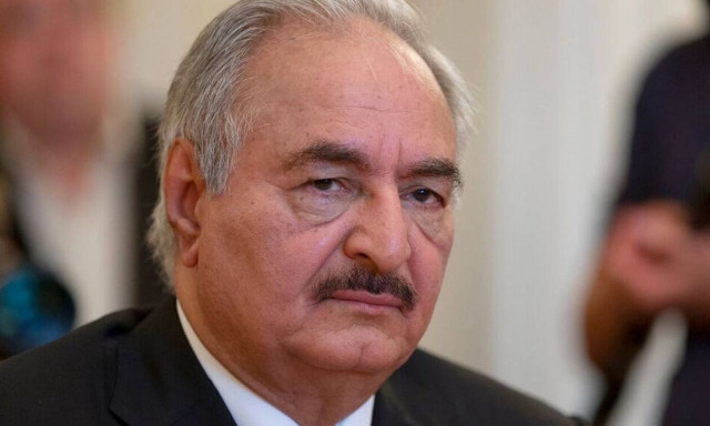 Λιβύη: Ο Χαλίφα Χαφτάρ καταθέτει «προσωρινά» τα όπλα και διεκδικεί την προεδρία