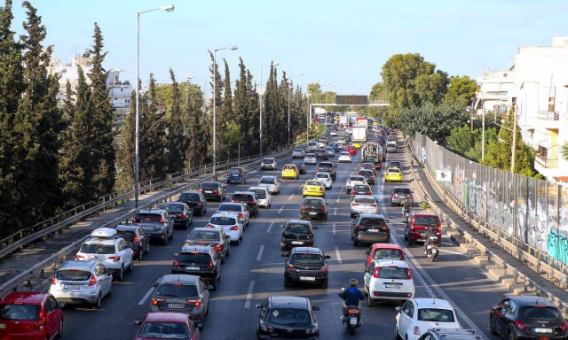 Κίνηση ΤΩΡΑ: Ταλαιπωρία και σήμερα στον Κηφισό – Πού αλλού υπάρχει μποτιλιάρισμα