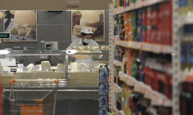 Ανατιμήσεις: Έτοιμη η Κομισιόν να εγκρίνει «προσωρινά μέτρα» για να ανακουφιστούν οι καταναλωτές