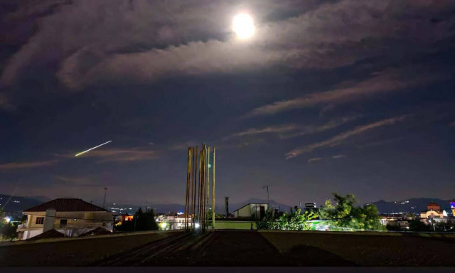 Πτώση βολίδας ορατή και από την Αττική - Εντυπωσιακό βίντεο