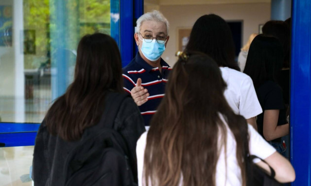 ΕΟΔΥ μαθητές κορονοϊός διασπορά