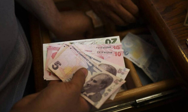 Νέα κατάρρευση για την τουρκική λίρα - Κοντά σε ιστορικά χαμηλό επίπεδο