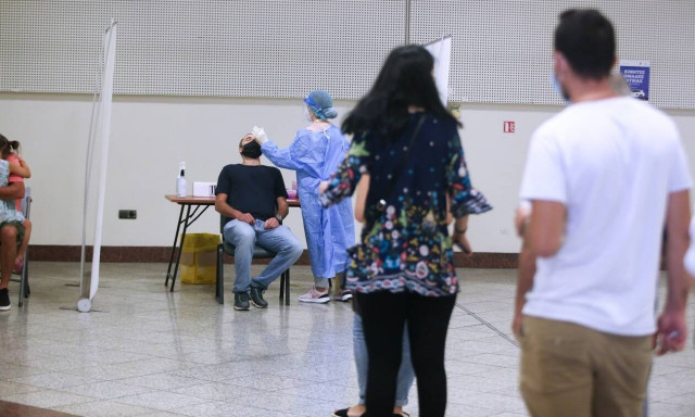 Κρούσματα σήμερα: Η κατανομή των 2.046 - 392 στην Αθήνα, 331 στη Θεσσαλονίκη