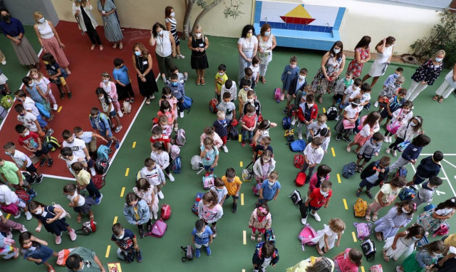 Αρκουμανέας: 1 στα 3 κρούσματα κορονοϊού καθημερινά είναι παιδί ηλικίας 4-18 ετών