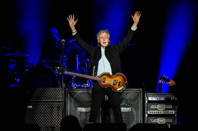 Ο Πολ ΜακΚάρτνεϊ εμπνεύστηκε το Rocky Racoon από ένα ατύχημα και έναν μεθυσμένο γιατρό