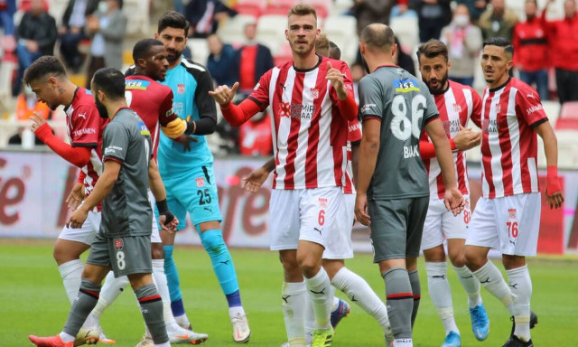 Τελείωσε από την ΑΕΚ και τώρα είναι δεύτερος σκόρερ στην Τουρκία (video+photos)