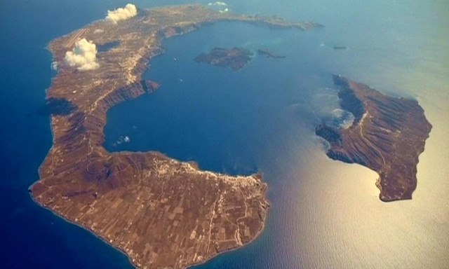 «Θρίλερ» στη Σαντορίνη: Βρέθηκαν σκαλιά με λάβα - Αναζητούν τη χαμένη Ατλαντίδα (vid)