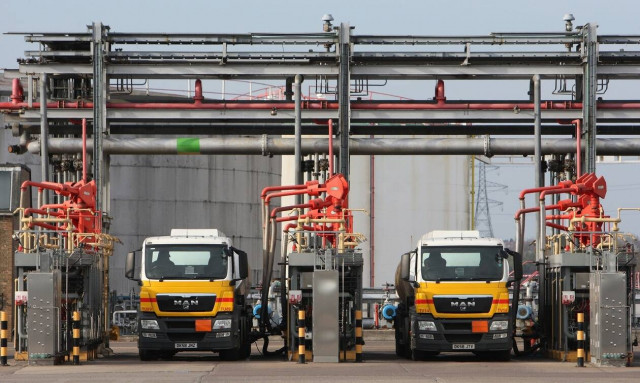 Πανικός στη Βρετανία: Ο Τζόνσον βγάζει το στρατό για την κρίση των καυσίμων - Άδειάζουν τα πρατήρια