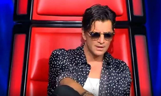 The Voice: Γιος πασίγνωστου τραγουδιστή ανέβηκε στη σκηνή και σάρωσε τα πάντα (video)