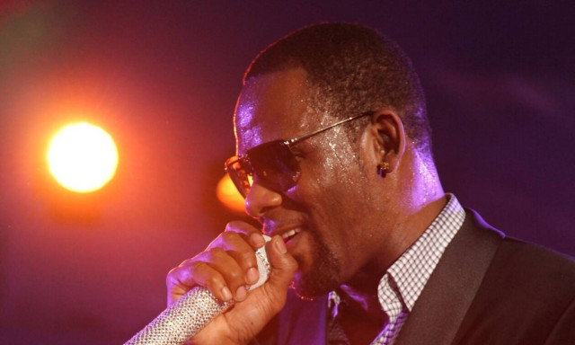 ΗΠΑ: Ένοχος για σεξουαλικά εγκλήματα κρίθηκε ο τραγουδιστής Ρόμπερτ Κέλι