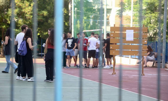 Κρούσματα σήμερα: Αυξάνονται συνεχώς οι νέες μολύνσεις στα σχολεία της Λαμίας