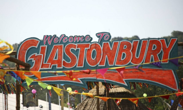 Βρετανία: Τα ναρκωτικά των θεατών απο το Γκλάστονμπερι...απειλούν τα χέλια 