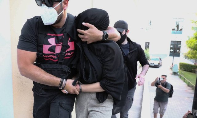 Δίκη για βιτριόλι: Γρίφος το εάν θα εμφανιστεί η δράστις - «Πρόθεσή της είναι να μην εκτεθεί» (vid)