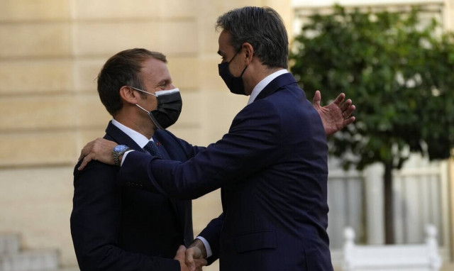 Μακρόν: Θα προστατεύουμε την ανεξαρτησία και την εδαφική κυριαρχία της Ελλάδας