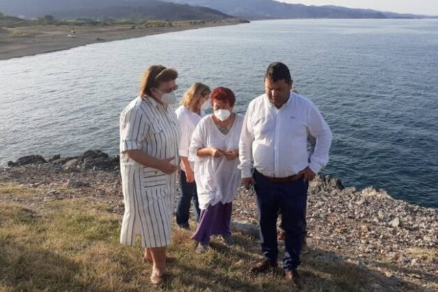 H Λίνα Μενδώνη στις πυρόπληκτες περιοχές της Βόρειας Εύβοιας