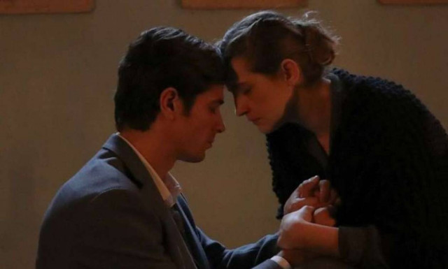 Άγριες Μέλισσες Spoiler: Ο Λάμπρος στην εξορία, η Ελένη στη φυλακή - Νέες περιπέτειες στο Διαφάνι