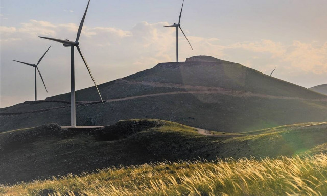 Προσφυγή τριών Δήμων και κατοίκων για τα αιολικά πάρκα στην Εύβοια