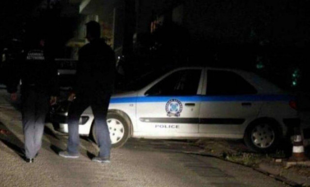 Ελασσόνα: Μωρό δέκα μηνών βρέθηκε μόνο του στη μέση του δρόμου - Το έσωσε οδηγός