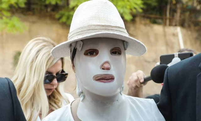 Δίκη για βιτριόλι: Εμφανίστηκε ο φερόμενος ως συνεργός της 37χρονης στην Εισαγγελία