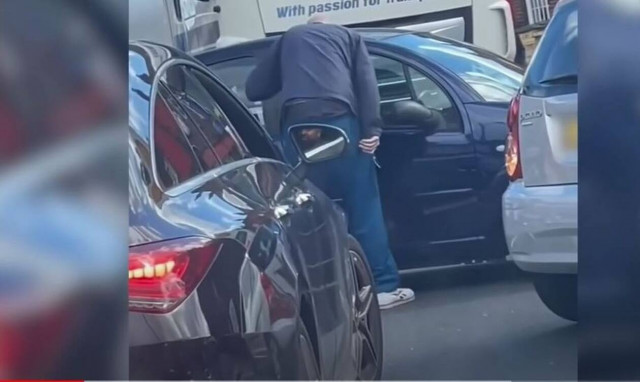 Βρετανία: Xάος στα πρατήρια καυσίμων - Πολίτες βγάζουν μαχαίρια για λίγα λίτρα βενζίνης (vid)