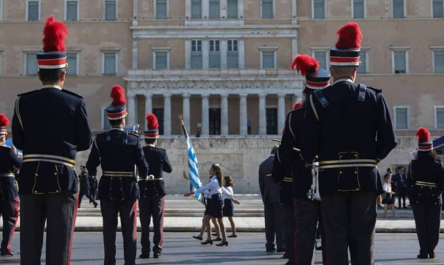 Κορονοϊός - Παυλάκης: «Όχι» στις παρελάσεις – Πάμε να σώσουμε τα Χριστούγεννα