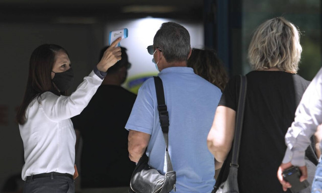 Εμβολιασμός: Ανοίγει η πλατφόρμα των ραντεβού για τρίτη δόση στους άνω των 60 και τους υγειονομικούς