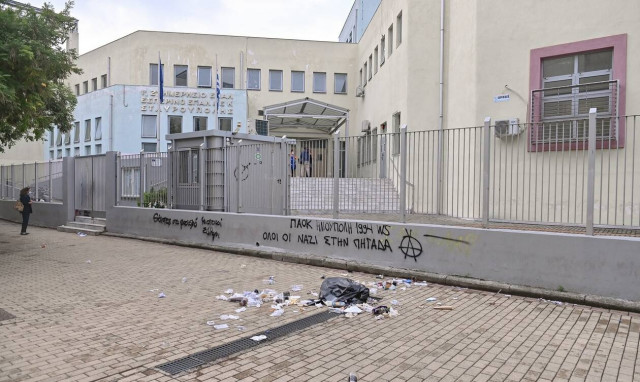 Σταυρούπολη: Σε αστυνομικό κλοιό το ΕΠΑΛ - 6 συλλήψεις για τα επεισόδια, βρέθηκαν όπλα και μαχαίρια