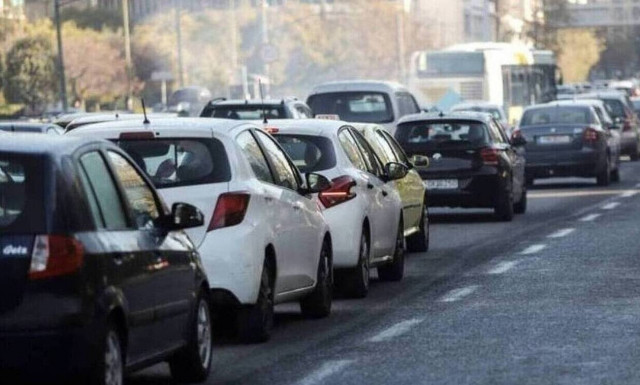 Κίνηση ΤΩΡΑ: Σημειωτόν η κυκλοφορία των οχημάτων - Ποιοι δρόμοι παρουσιάζουν καθυστερήσεις