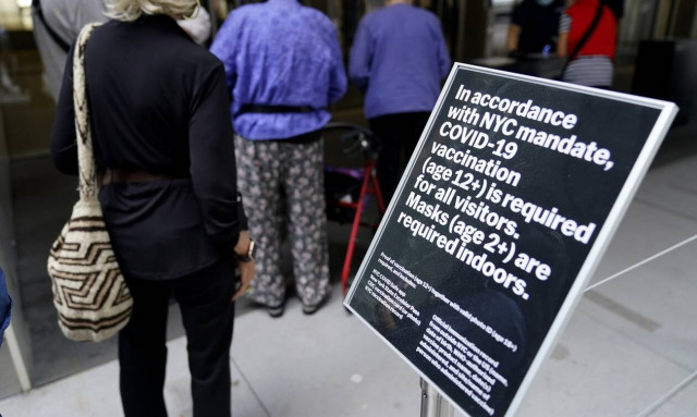 Κορονοϊός: Η Νέα Υόρκη εγκαινιάζει υποχρεωτικό εμβολιασμό για υγειονομικούς και εκπαιδευτικούς