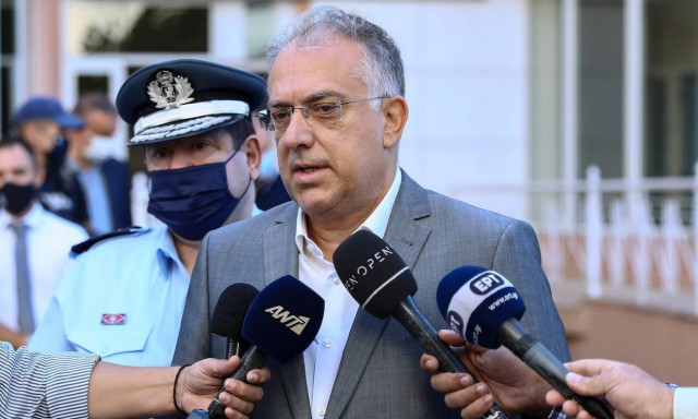 Θεοδωρικάκος: Στους δρόμους της Αττικής βγαίνουν 1.026 νέοι αστυνομικοί και 100 περιπολικά